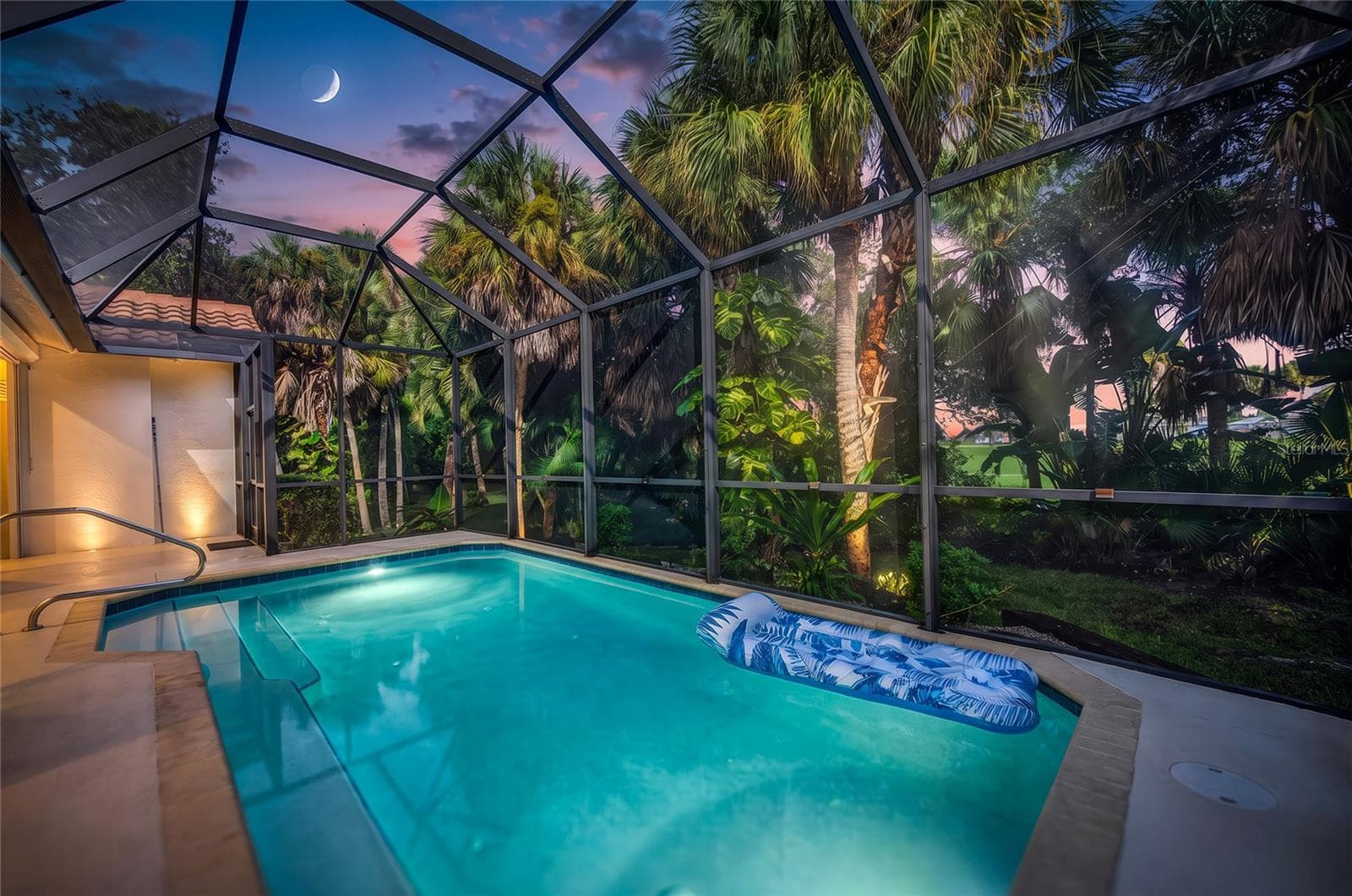 This is calling you! - 836 CONNEMARA CIR, VENICE