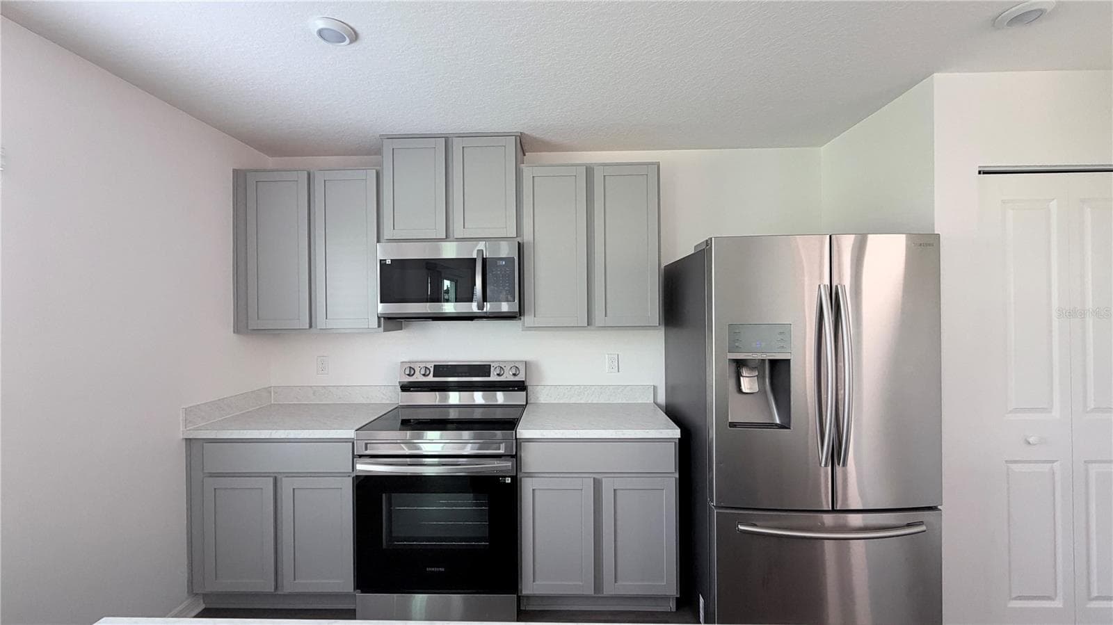 Single Family Residence at 801 OGNON CT, KISSIMMEE, photo 7 of 32