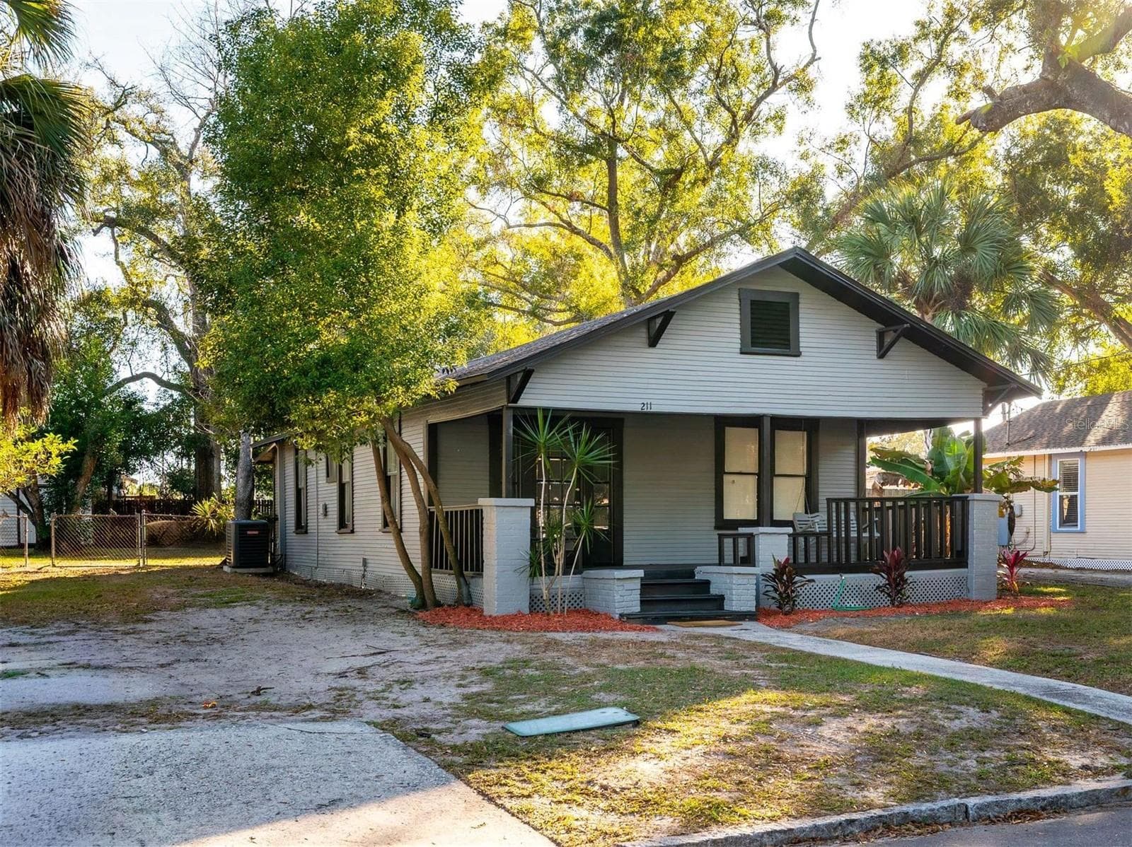 Single Family Residence at 211 E CLUSTER AVE, TAMPA, photo 2 of 19