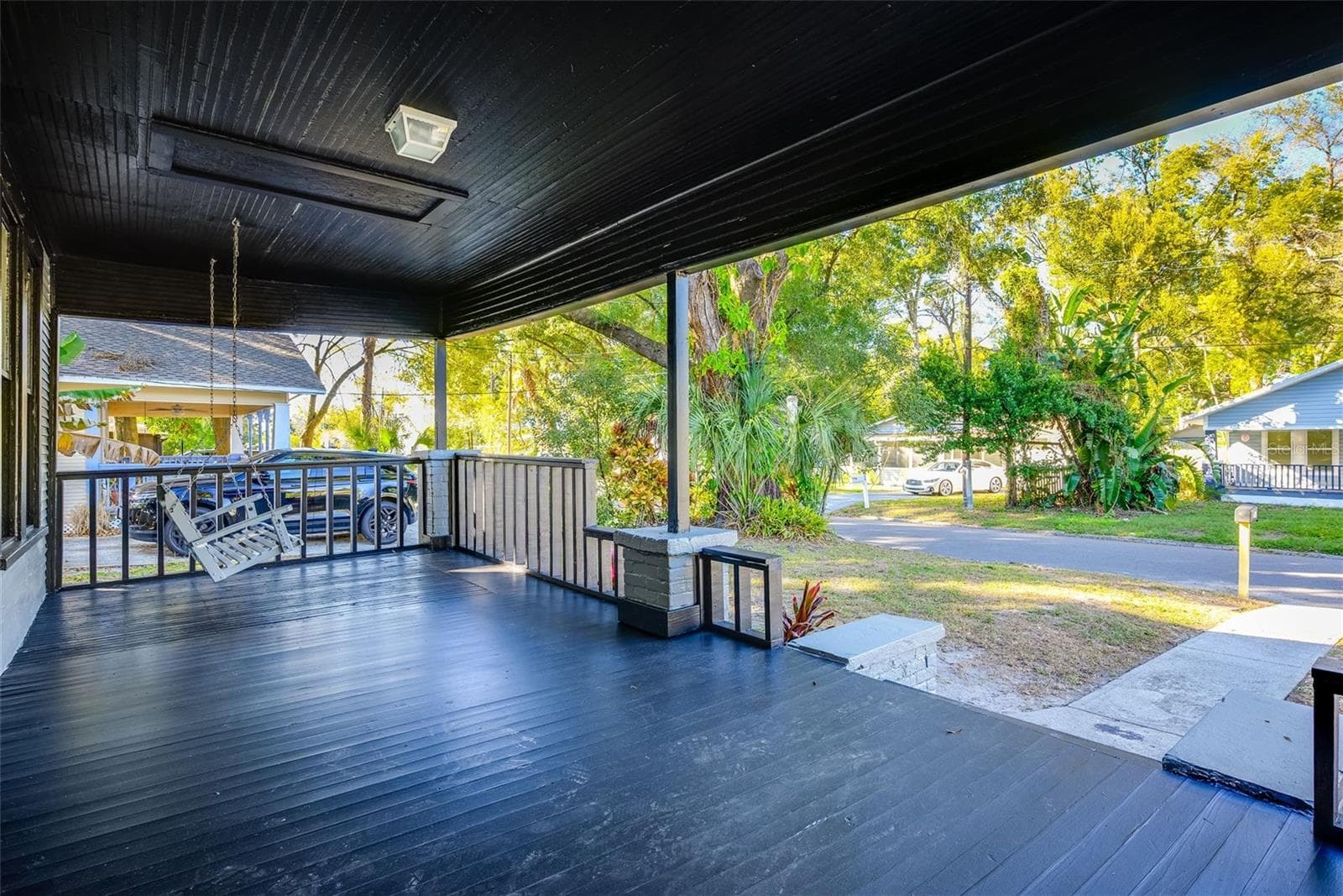 Single Family Residence at 211 E CLUSTER AVE, TAMPA, photo 3 of 19