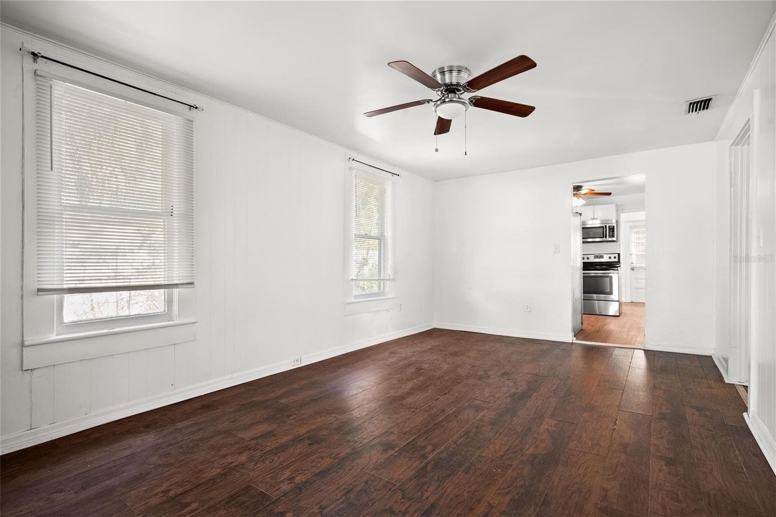 Single Family Residence at 211 E CLUSTER AVE, TAMPA, photo 4 of 19