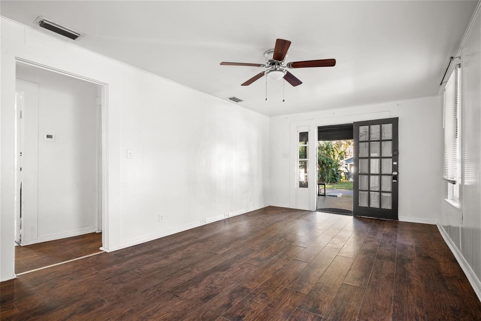 Single Family Residence at 211 E CLUSTER AVE, TAMPA, photo 6 of 19