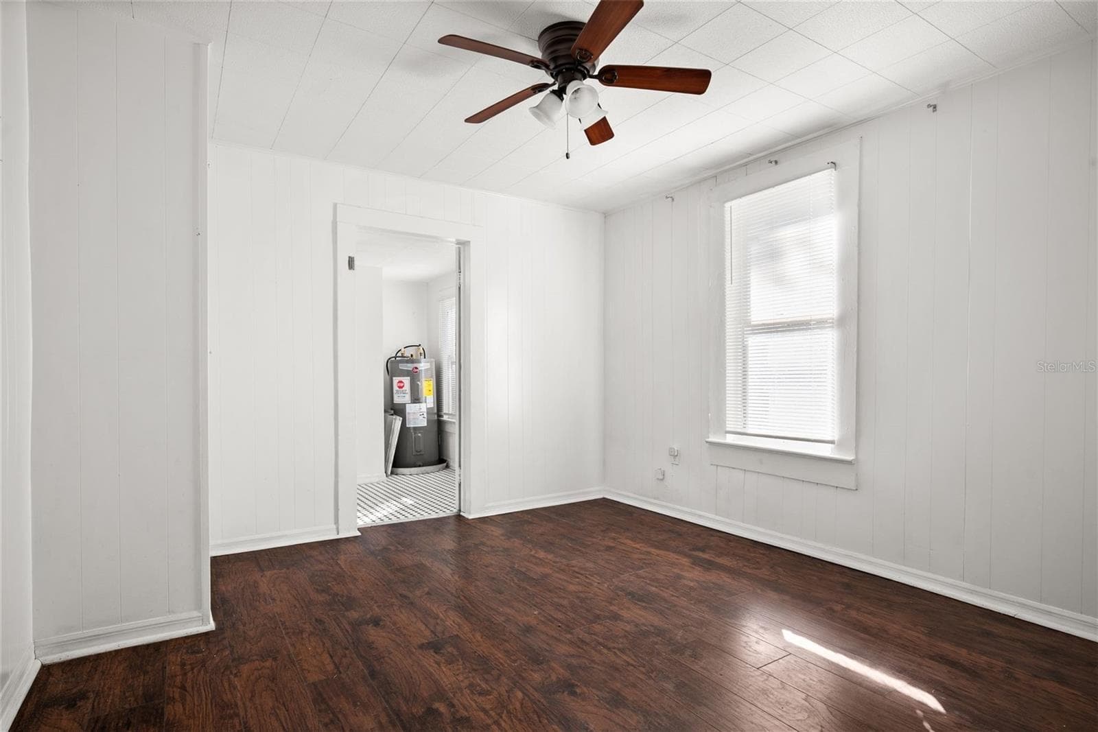Single Family Residence at 211 E CLUSTER AVE, TAMPA, photo 11 of 19