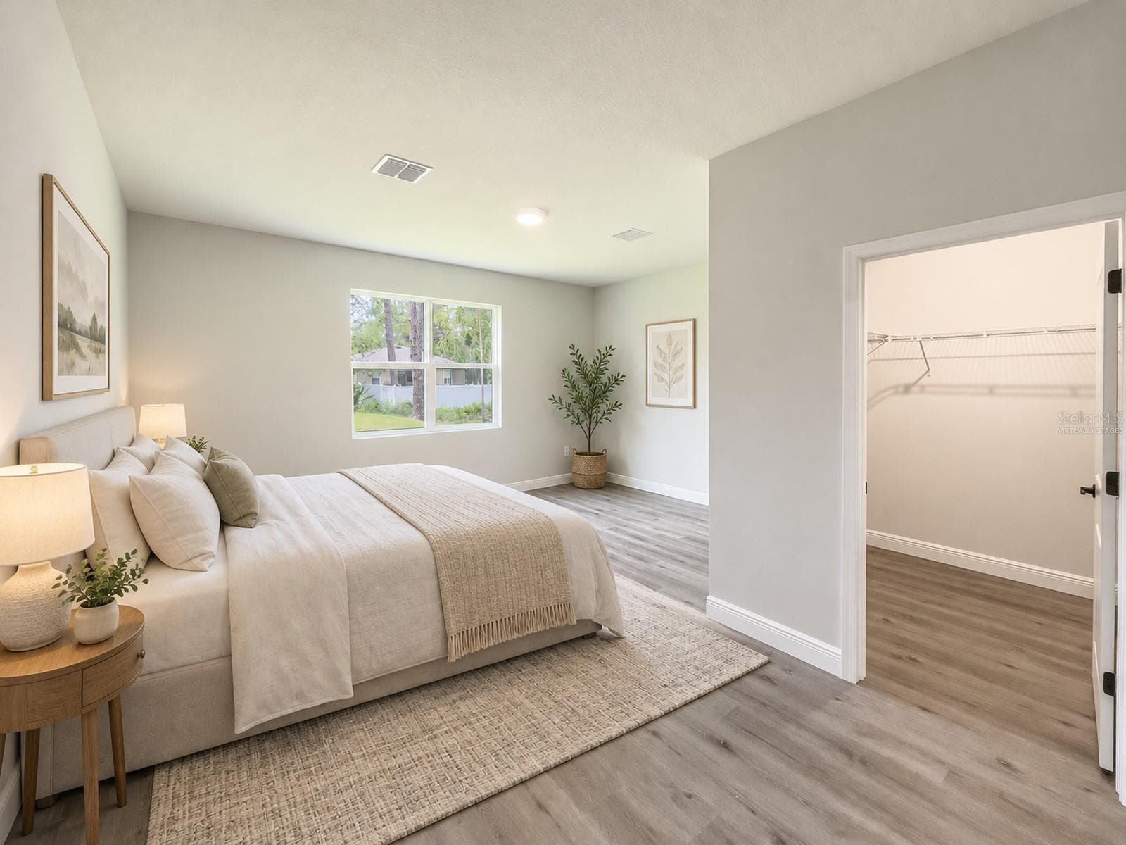 Virtually staged - 979 EAST PKWY, DELAND