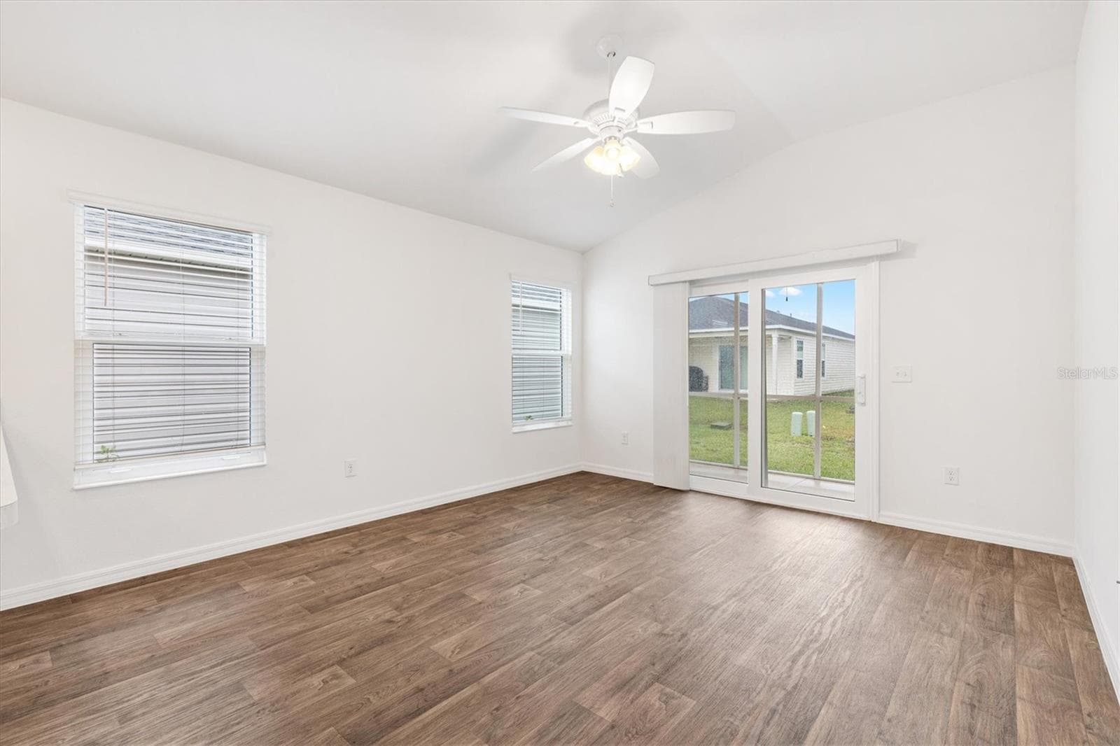 Single Family Residence at 6225 DINGMAN WAY, THE VILLAGES, photo 12 of 27
