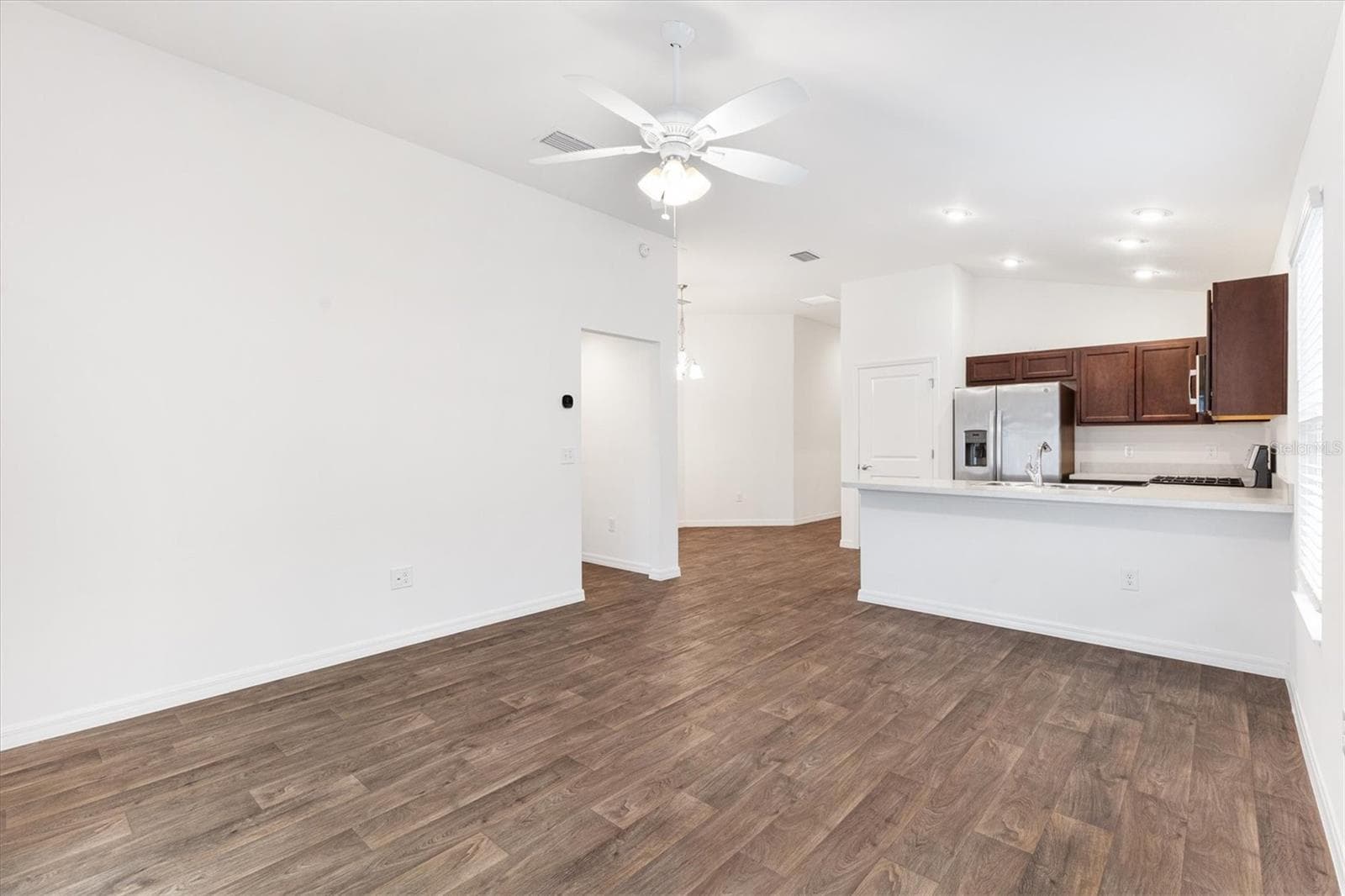 Single Family Residence at 6225 DINGMAN WAY, THE VILLAGES, photo 14 of 27