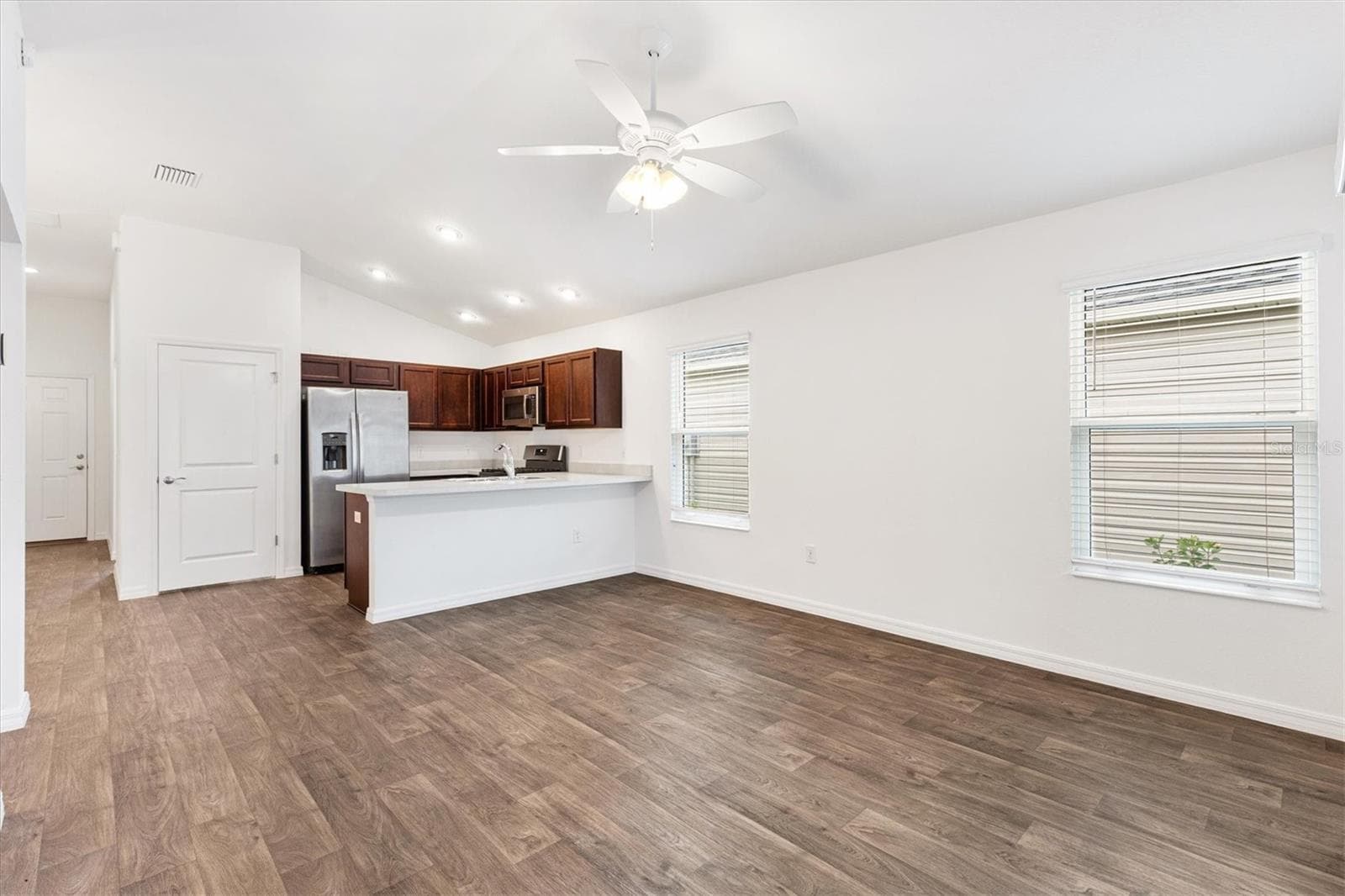 Single Family Residence at 6225 DINGMAN WAY, THE VILLAGES, photo 15 of 27