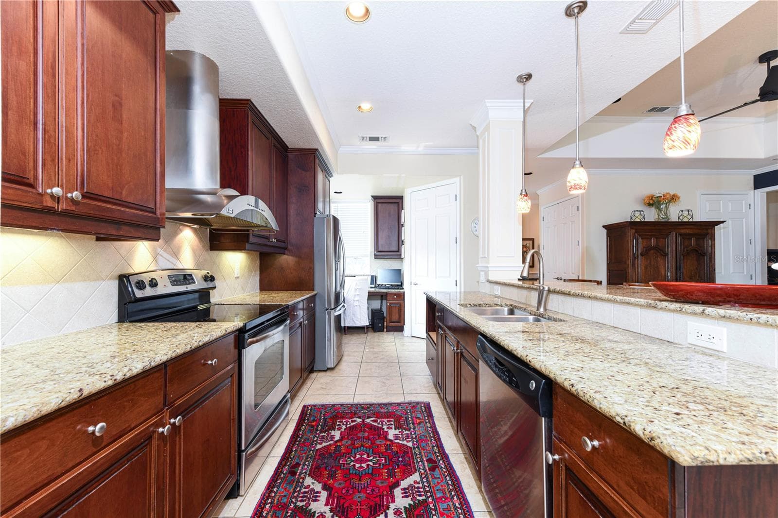 Galley Kitchen with stainless appliances - 8049 TYBEE CT #8049, UNIVERSITY PARK