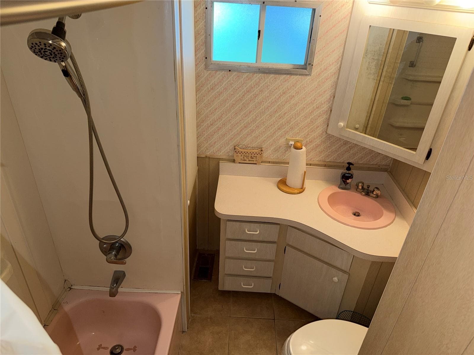 Mobile Home at 864 S GREEN CIR, VENICE, photo 9 of 18
