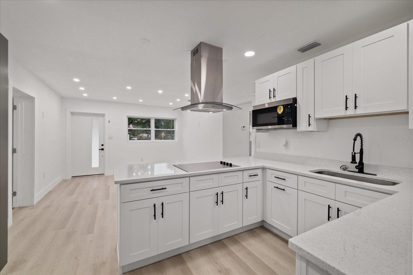 Single Family Residence at 7361 ROYAL PALM DR, NEW PORT RICHEY, photo 8 of 32