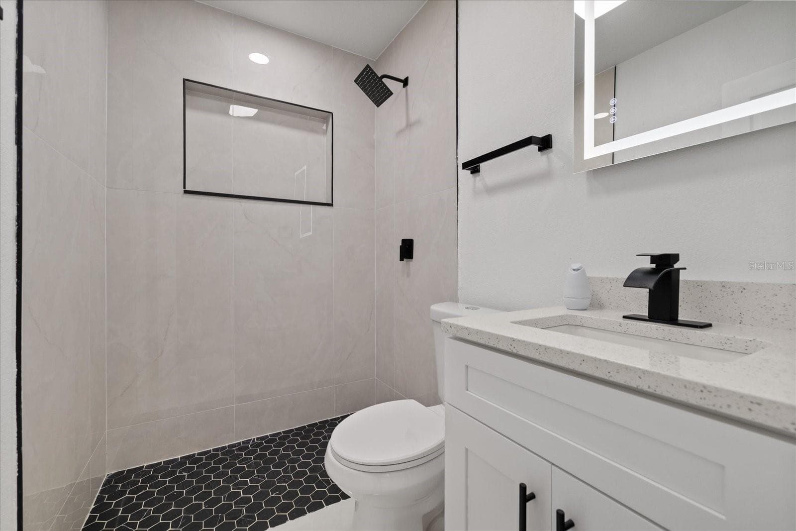 Single Family Residence at 7361 ROYAL PALM DR, NEW PORT RICHEY, photo 14 of 32