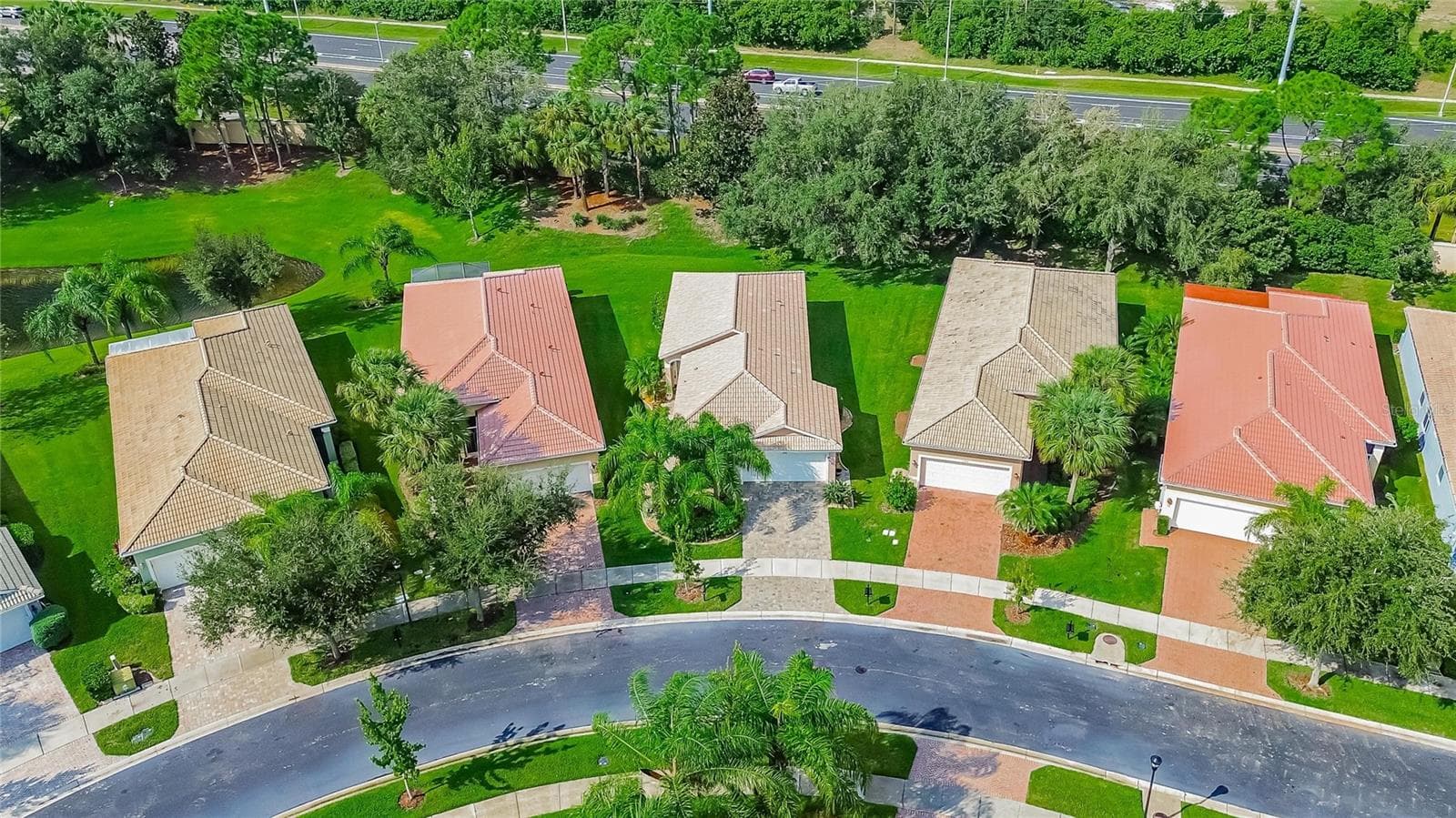 Single Family Residence at 15906 COBBLE MILL DR, WIMAUMA, photo 54 of 79