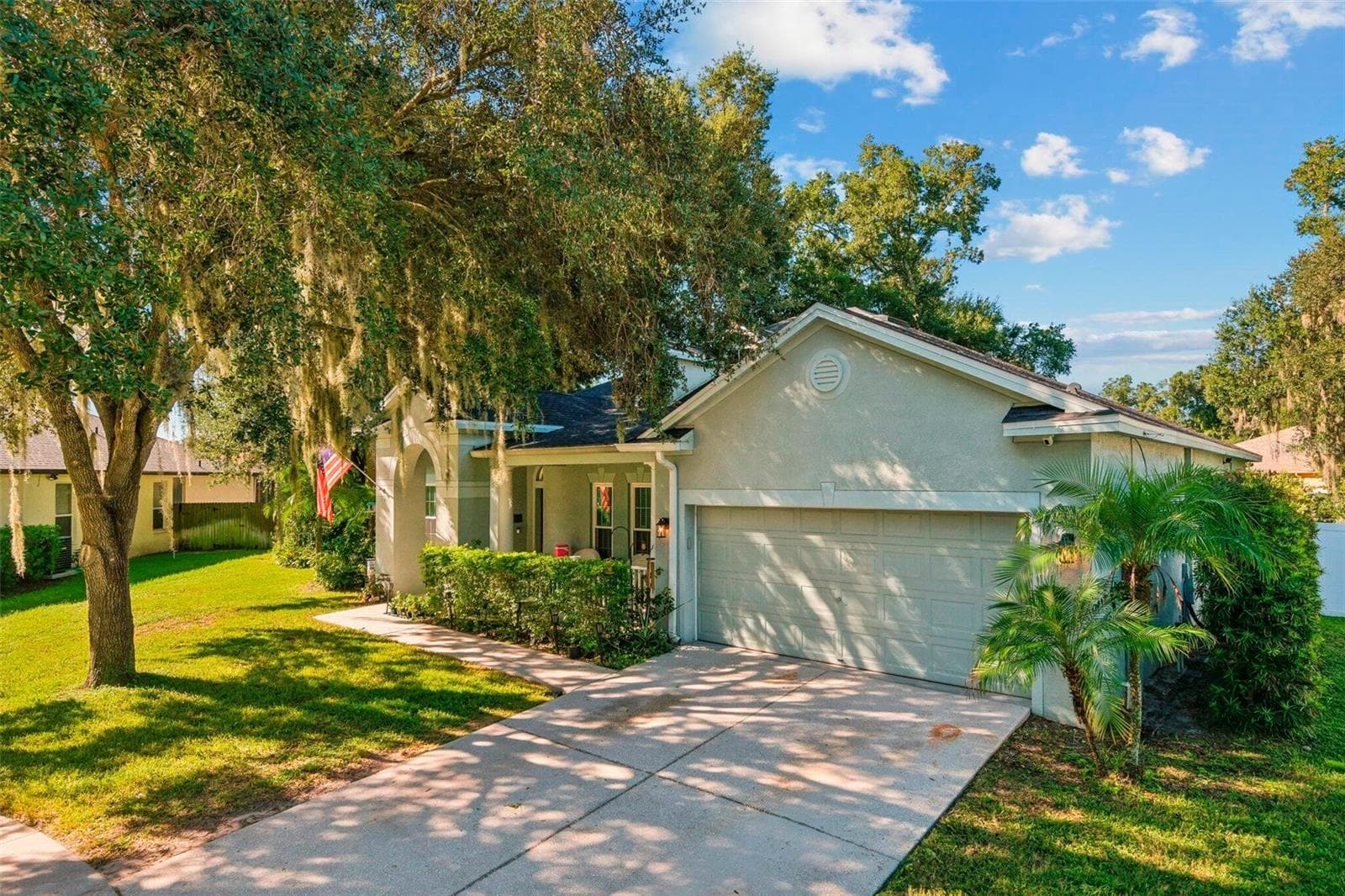Single Family Residence at 1535 ROLLING MEADOW DR, VALRICO, photo 2 of 30