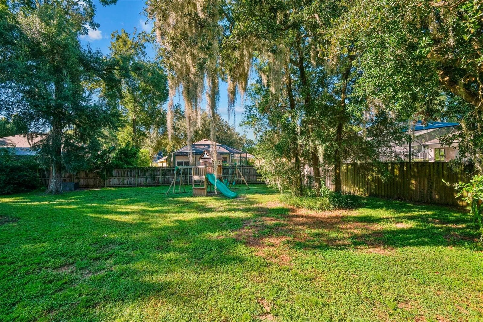 Single Family Residence at 1535 ROLLING MEADOW DR, VALRICO, photo 25 of 30