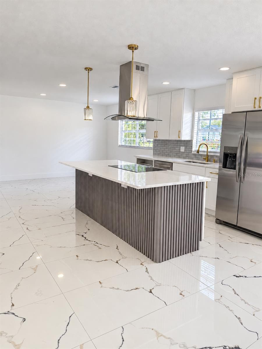 Single Family Residence at 6730 RALSTON BEACH CIR, TAMPA, photo 2 of 13