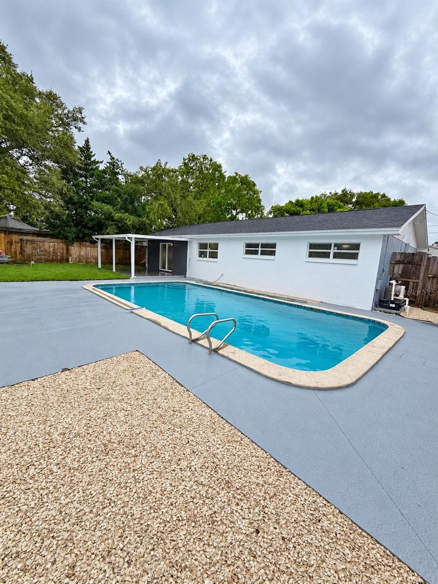 Single Family Residence at 6730 RALSTON BEACH CIR, TAMPA, photo 10 of 13