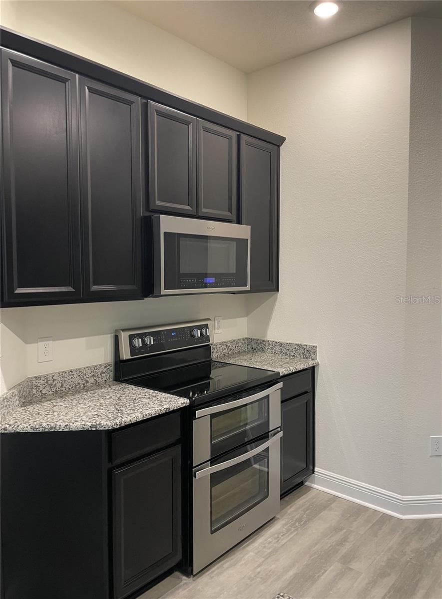 Single Family Residence at 9469 MEADOW HUNT WAY, WINTER GARDEN, photo 3 of 34