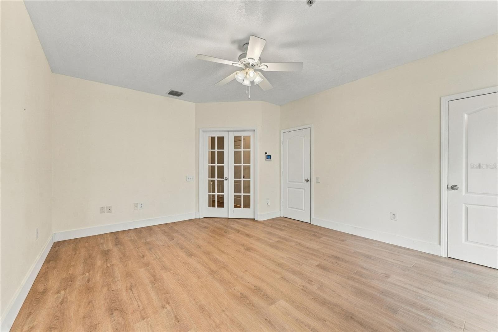 Downstairs bedroom - 3121 BAYSHORE OAKS DR, TAMPA