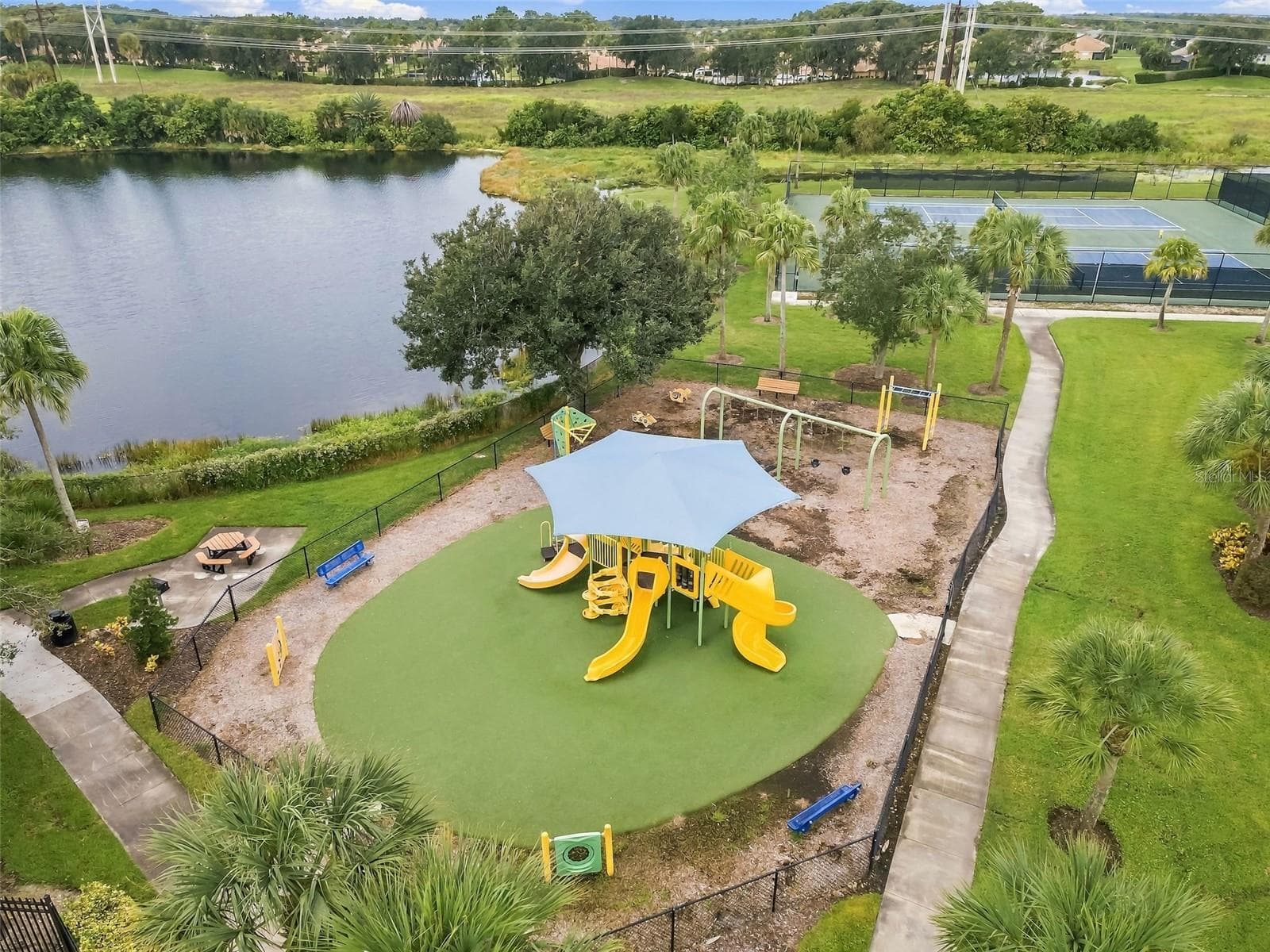 Condominium at 1003 FAIRWAYCOVE LN #207, BRADENTON, photo 22 of 45