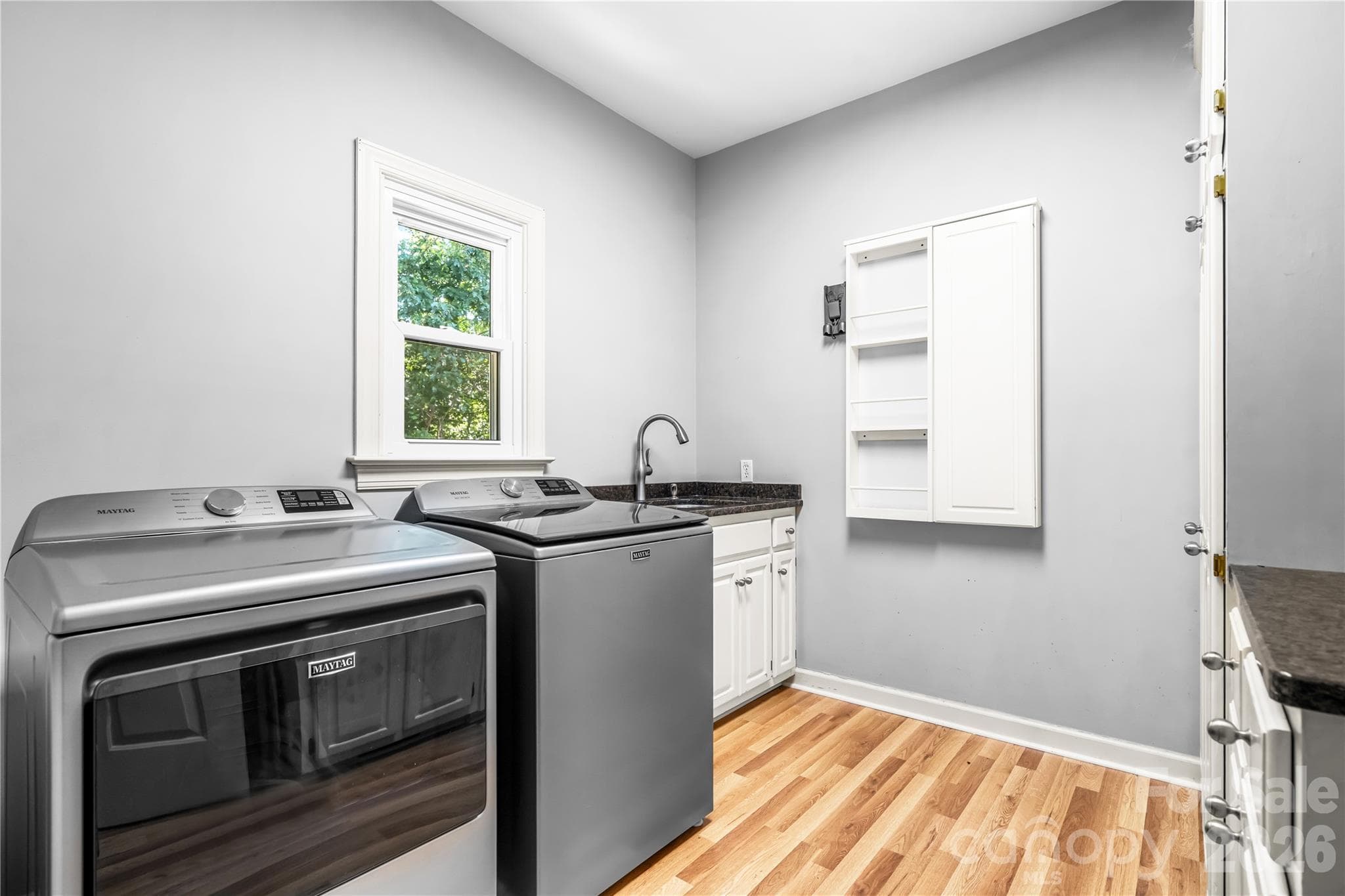 Single Family Residence at 925 38th Avenue NE, Hickory, photo 20 of 48