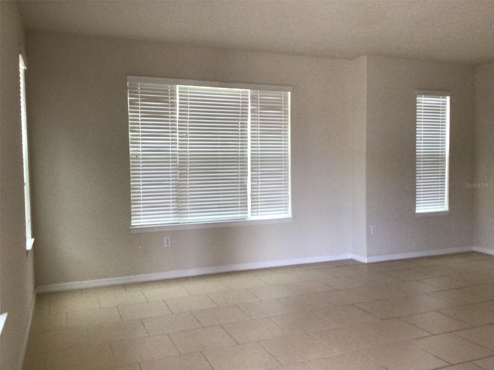 living room - 2564 FASSONA DR, KISSIMMEE