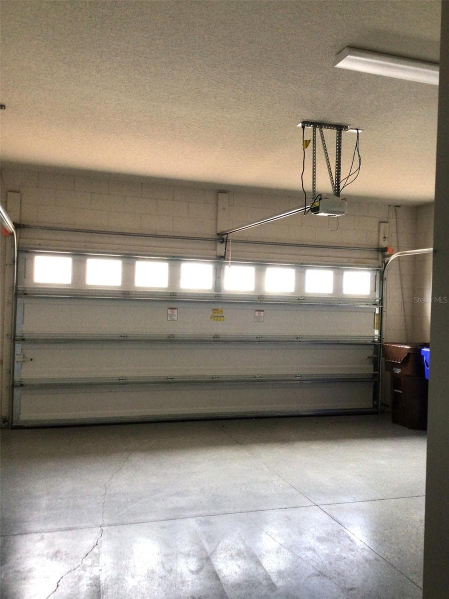 Garage - 2564 FASSONA DR, KISSIMMEE