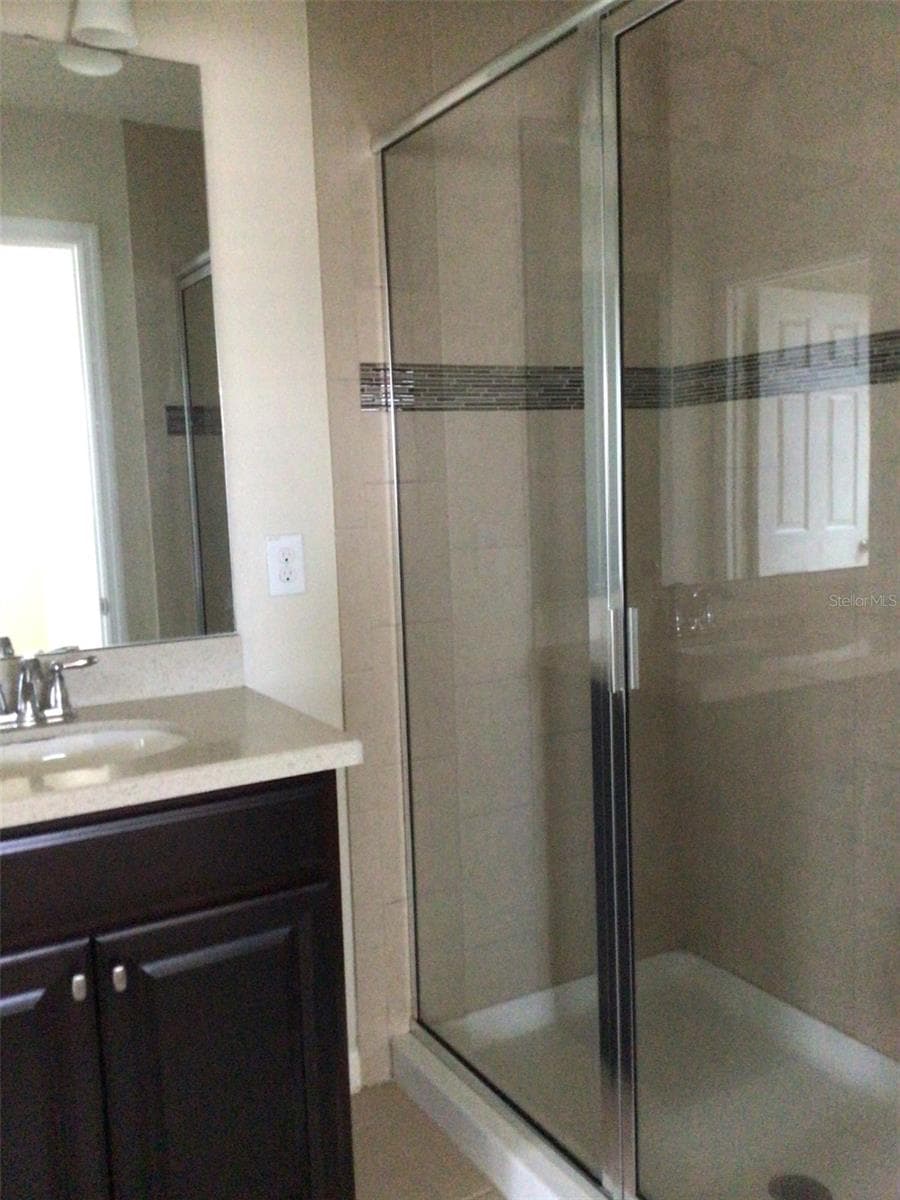mater bath - 2564 FASSONA DR, KISSIMMEE