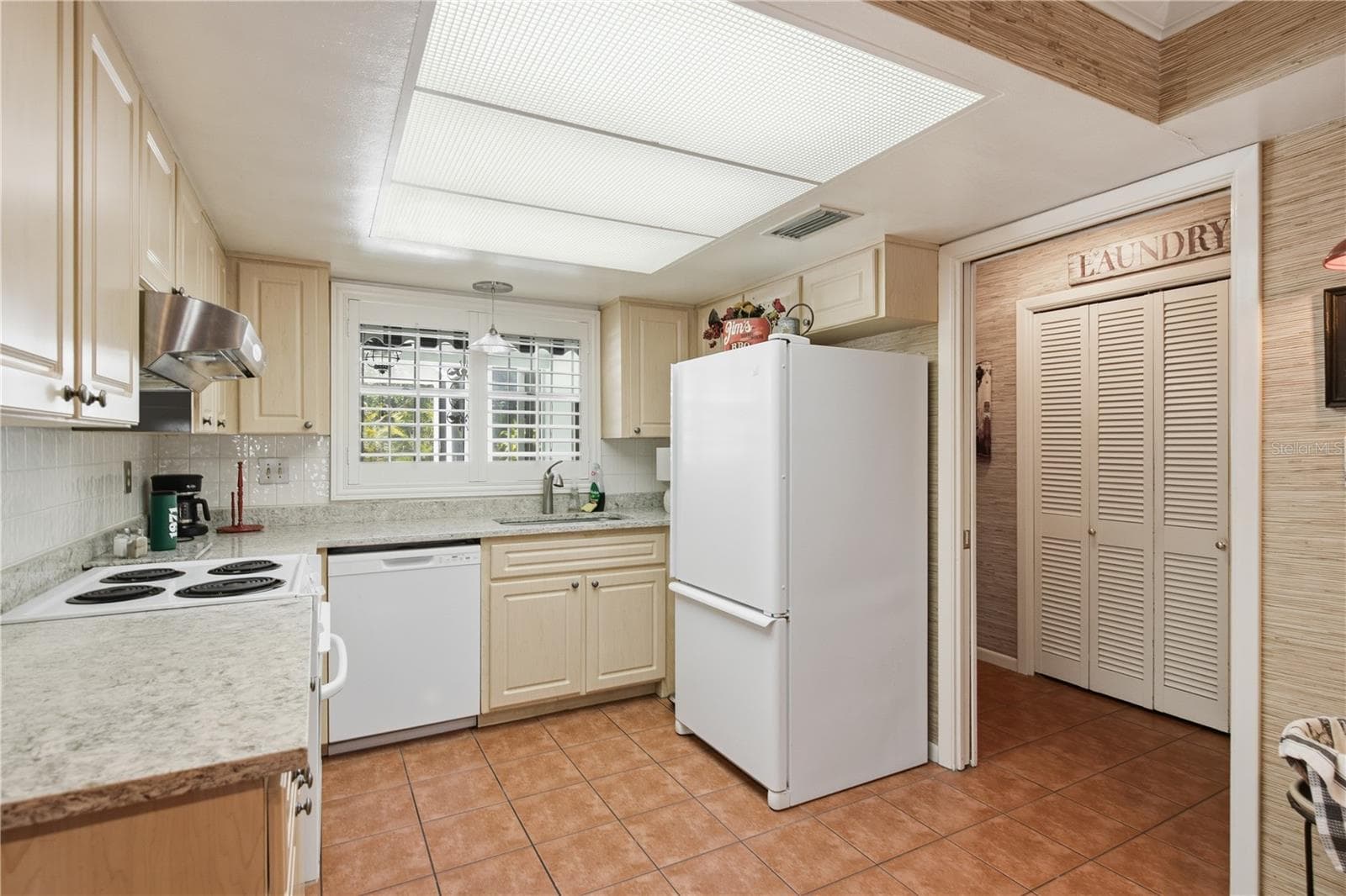 Single Family Residence at 233 WESTWINDS DR, PALM HARBOR, photo 16 of 55
