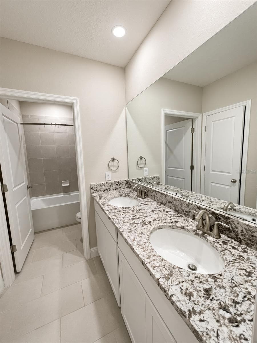 2nd Bathroom - 140 BRIGHT IBIS AVE, APOLLO BEACH