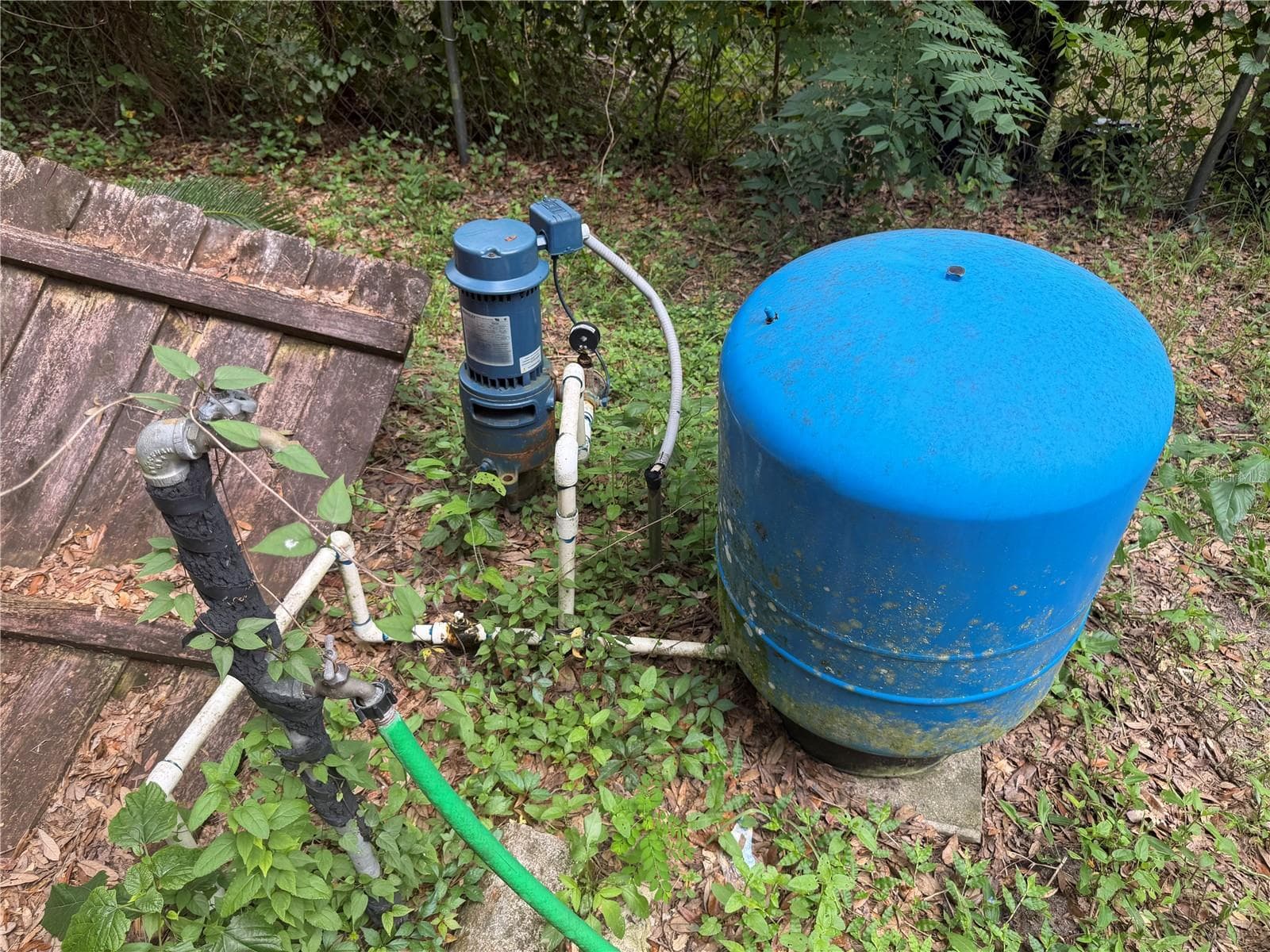 well - 1826 SE 47TH TER, GAINESVILLE
