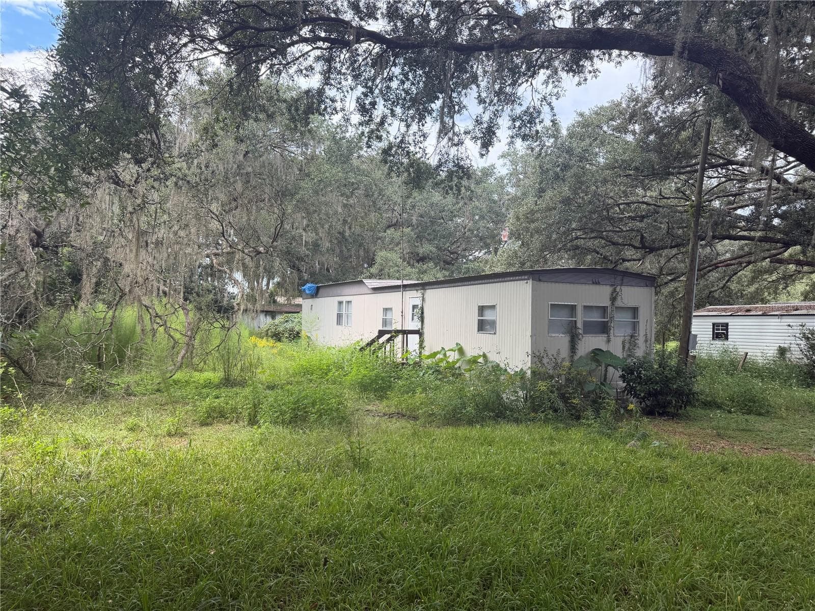 Mobile Home at 204 JOHNTRY RD, HAWTHORNE, photo 3 of 17