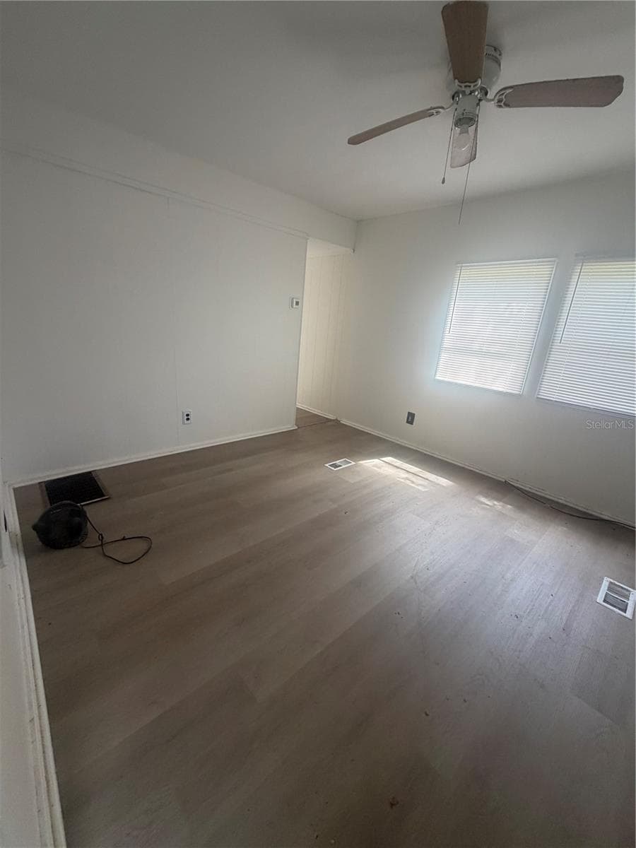 Mobile Home at 204 JOHNTRY RD, HAWTHORNE, photo 8 of 17