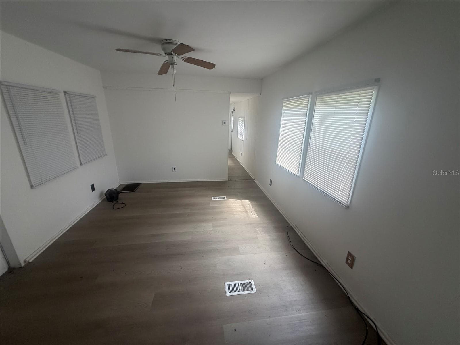 Mobile Home at 204 JOHNTRY RD, HAWTHORNE, photo 11 of 17
