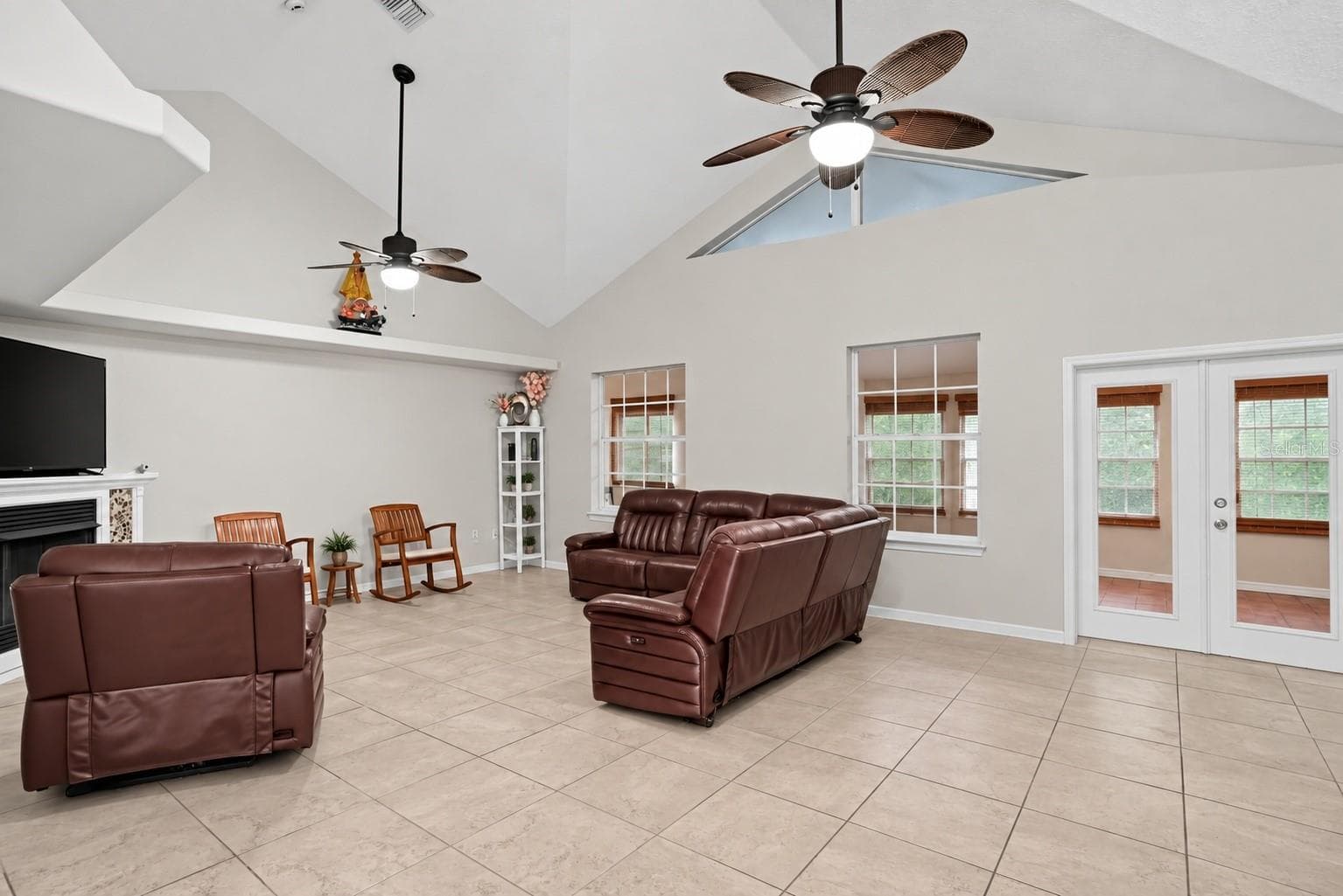 Living Room - 585 AMBER LN, COCOA