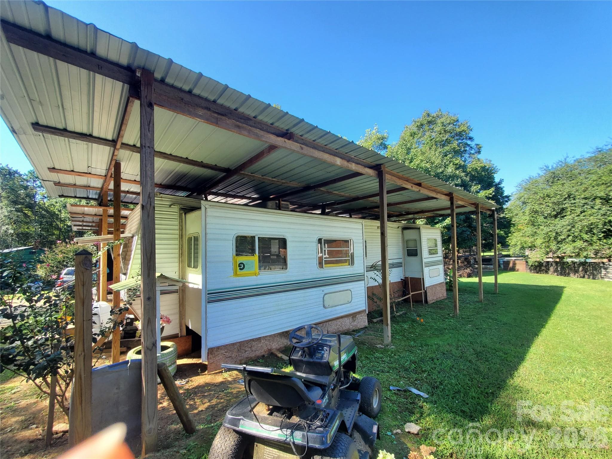 Large RV on the property. Negotiable - 4715 Needmore Road, Cleveland