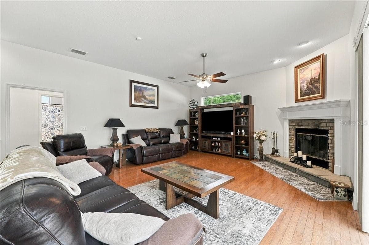 Single Family Residence at 5599 SUMMERLAND HILLS DR, LAKELAND, photo 9 of 74