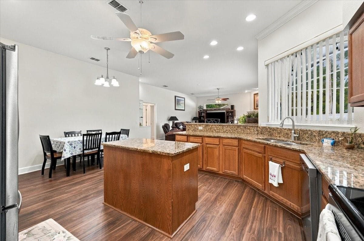 Single Family Residence at 5599 SUMMERLAND HILLS DR, LAKELAND, photo 11 of 74