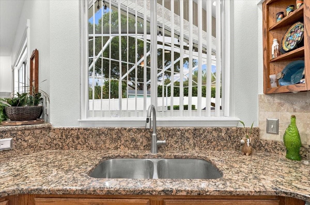 Single Family Residence at 5599 SUMMERLAND HILLS DR, LAKELAND, photo 12 of 74