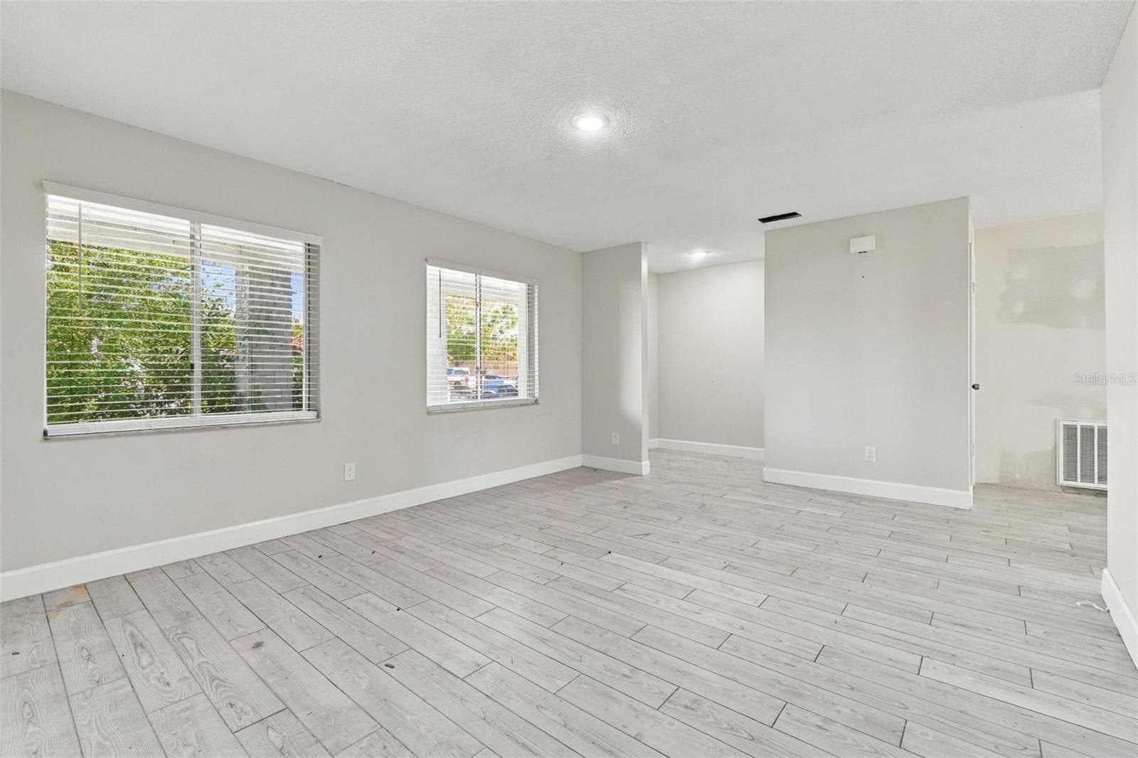 Single Family Residence at 645 VENEER DR, ALTAMONTE SPRINGS, photo 9 of 29