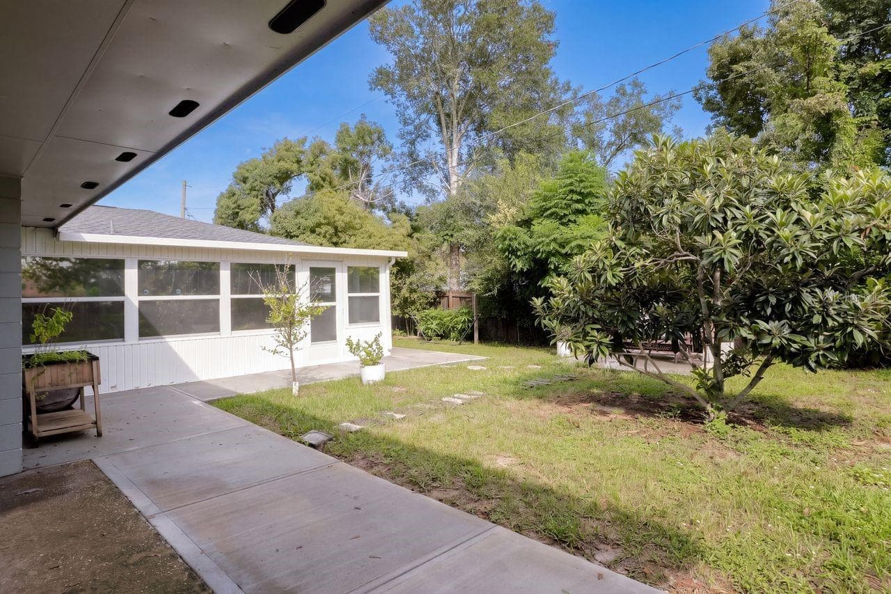 Single Family Residence at 128 LAGOON RD, WINTER HAVEN, photo 22 of 24