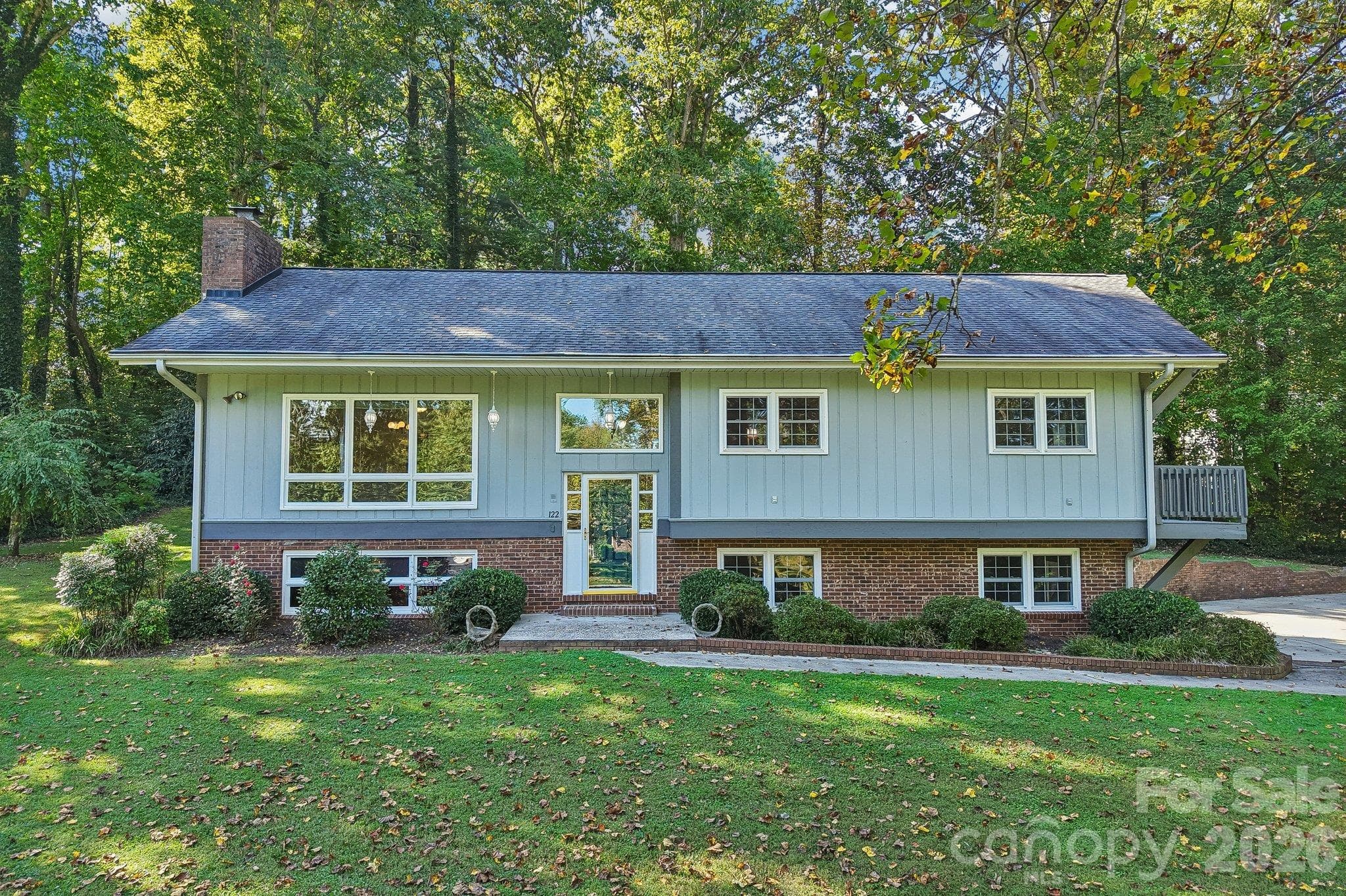 122 W Laurel Lane