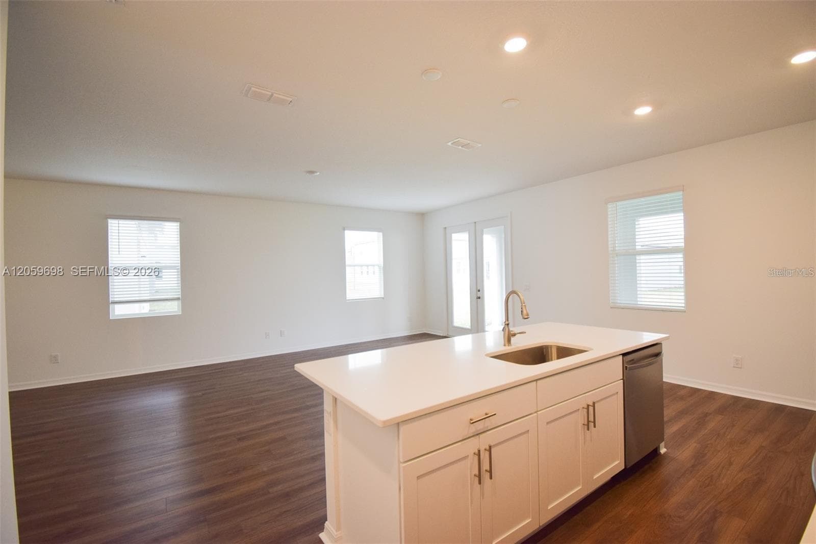Open-Concept Kitchen with Large Island - 2370 LANCASHIRE ST, DAVENPORT