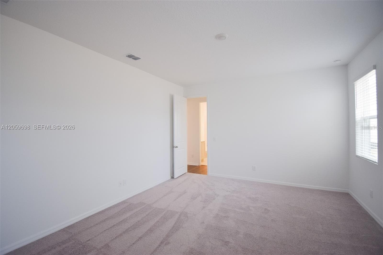 Spacious Secondary Bedroom - 2370 LANCASHIRE ST, DAVENPORT