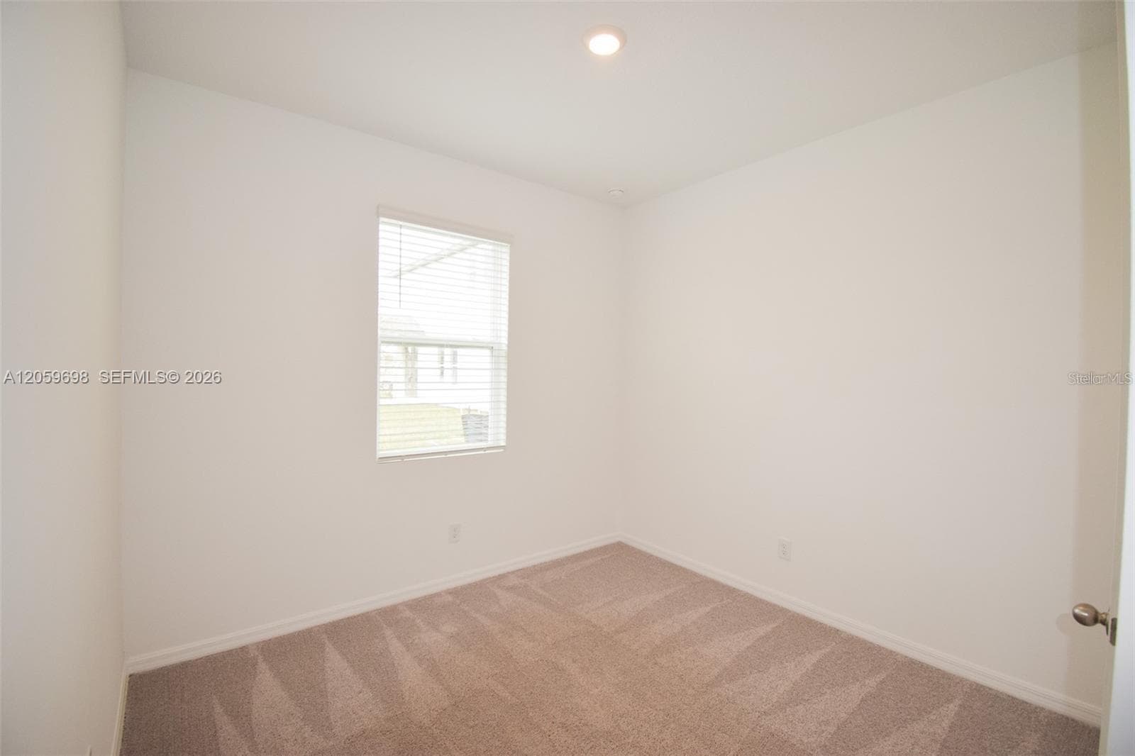 Spacious Bedroom - 2370 LANCASHIRE ST, DAVENPORT