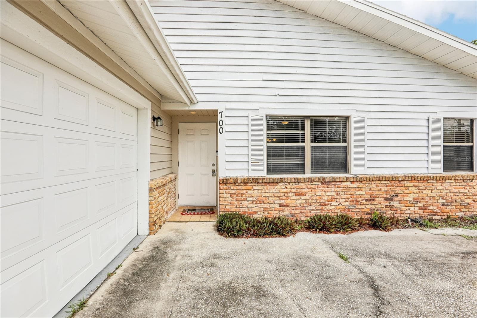 Single Family Residence at 700 13TH CT SW, LARGO, photo 4 of 35