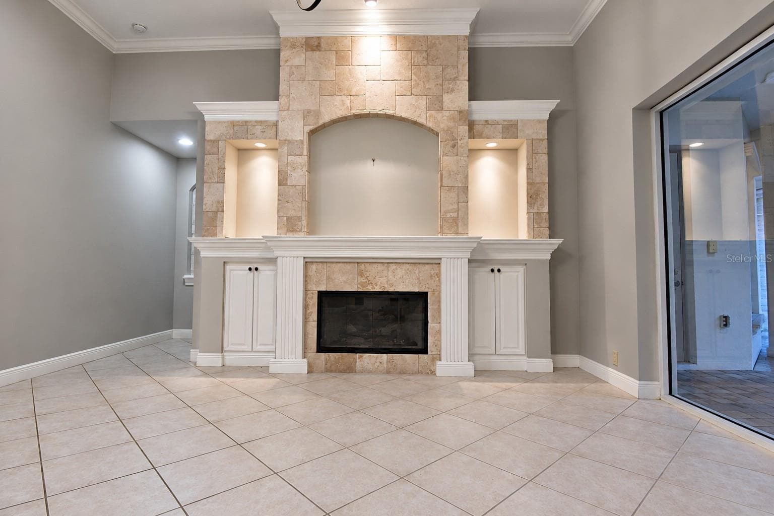 Single Family Residence at 918 SHOALS LANDING DR, BRANDON, photo 11 of 59