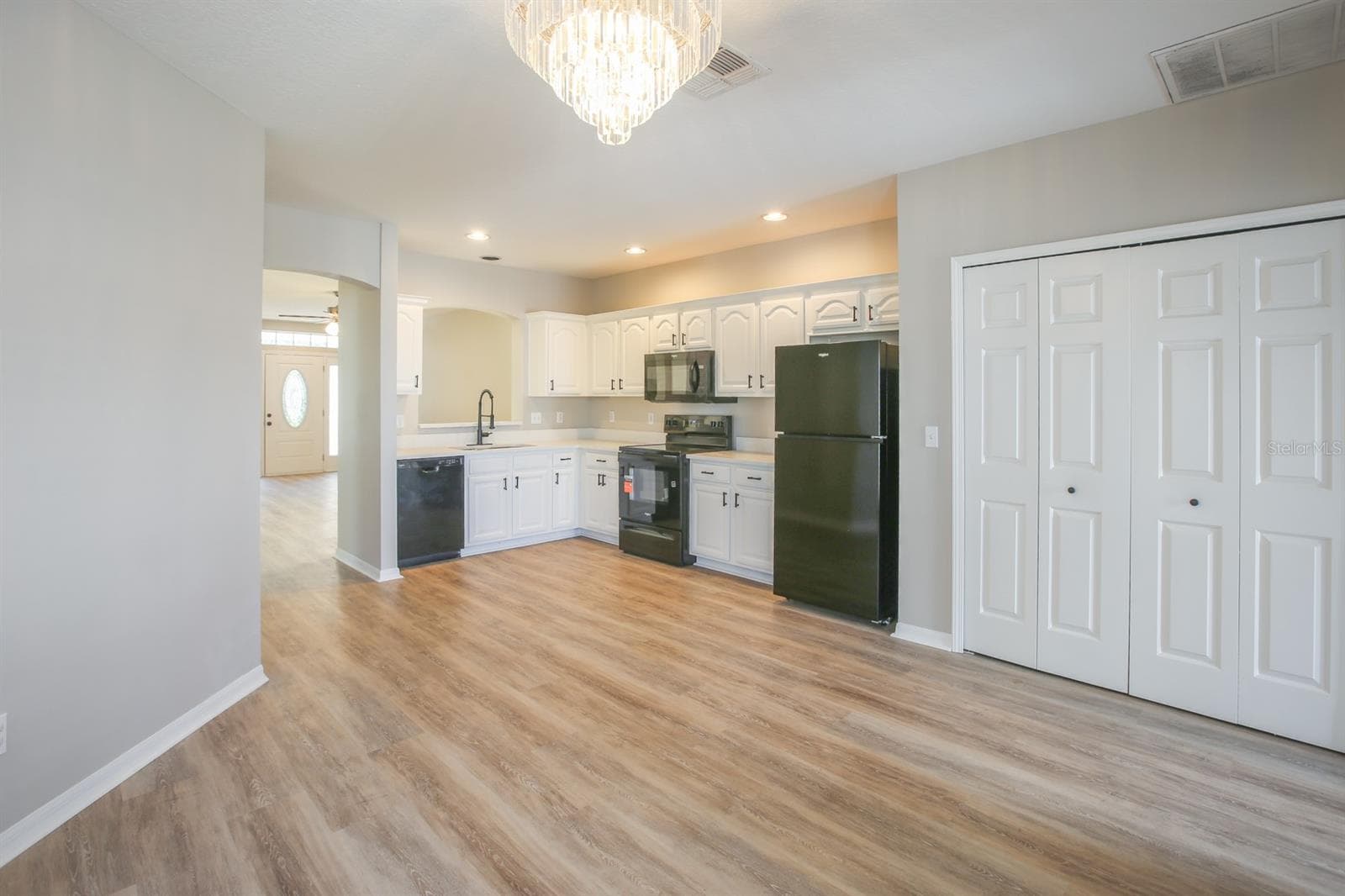 Single Family Residence at 16244 BRIDGEWALK DR, LITHIA, photo 8 of 35
