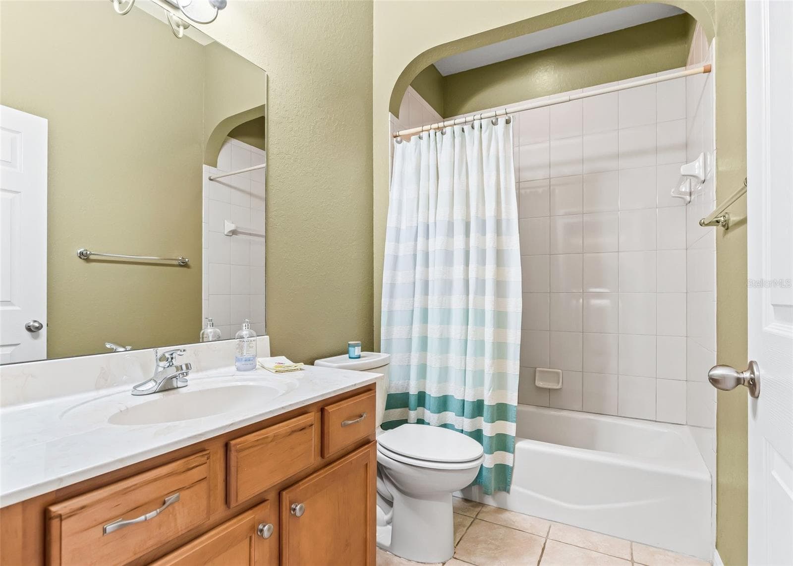 2nd bath - 12439 SE 176TH LOOP, SUMMERFIELD