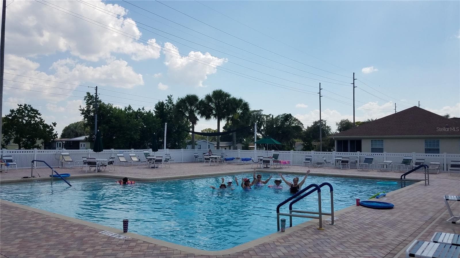 Eastridge heated pool - 12439 SE 176TH LOOP, SUMMERFIELD