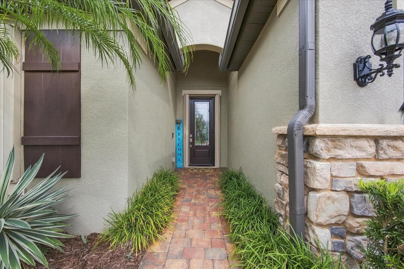 Single Family Residence at 17218 SEAFORD WAY, LAKEWOOD RANCH, photo 3 of 98